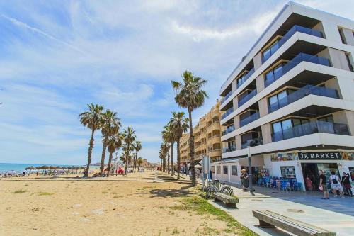Apartment with Sea View image 3