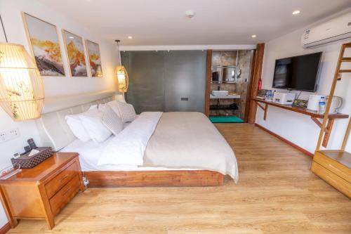 One-Bedroom Suite image 8