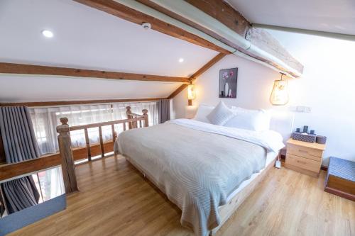 One-Bedroom Suite image 10