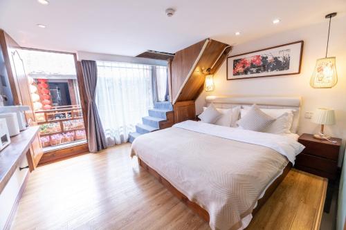 One-Bedroom Suite image 8