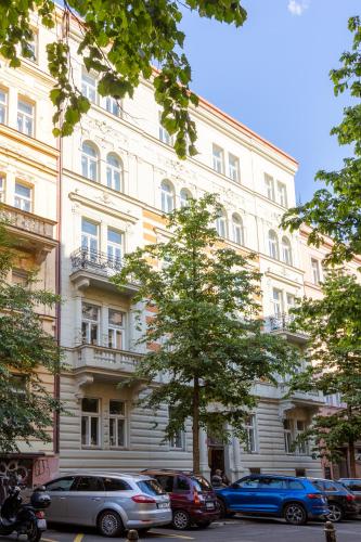 Prague Days - 3BDR Apartments with Terrace in Residential Vinohrady - main image
