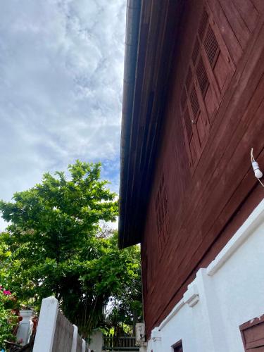 Exterior view, Sunrise Riverside Pool Hostel in Luang Prabang