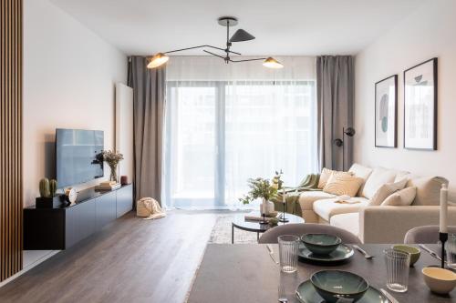 Prague Days - Modern Apartment with Terrace and AC in Karlín - image 3