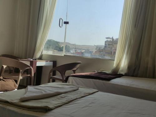 Dark pyramids inn - image 12