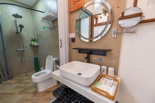 Double Room with Private Bathroom image 2