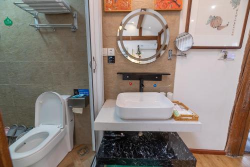 Double Room with Private Bathroom image 1