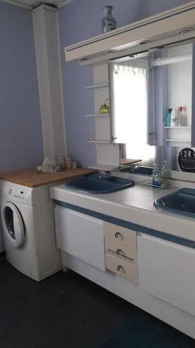 Maison de ville 102m2 3 chambres in มอนติกนี่ เลอ เบรตันโน