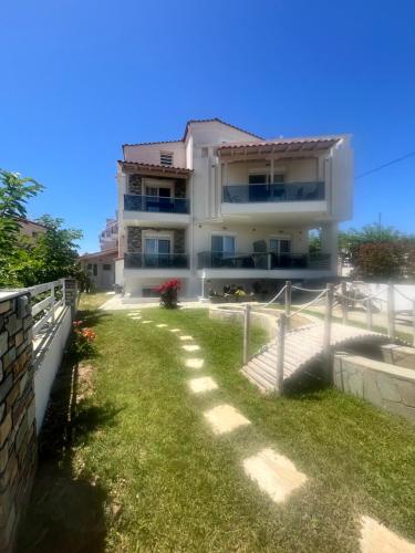 Villa Nikiti View 4