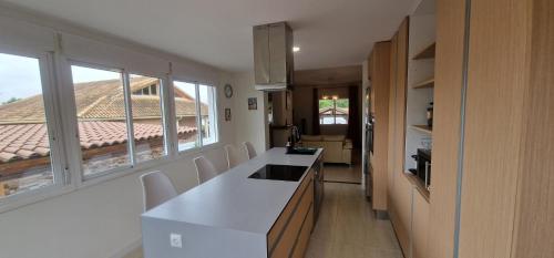Chalet Oasis, Piscina, Barbacoa, Jardin, Amigos, Familia, Grupos, Casa, Villa in Nuevo Baztan