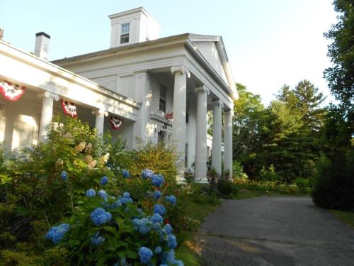 House of 1833 Bed and Breakfast in Mystic, USA