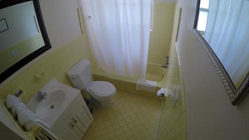 Capri Apartments Image 14