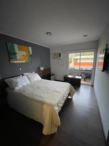 Double Room image 3