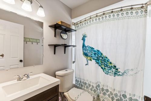 Charming Heated Pool Home - 3 miles to the Beach Pet and Family Friendly -Available Year Round! - image 10