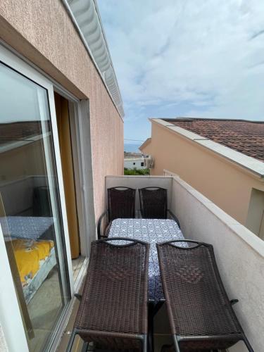 One-Bedroom Apartment image 10