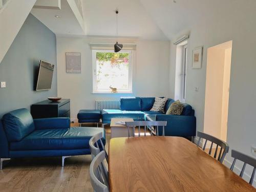 Three Quarter Cottage Three Quarter Cottage