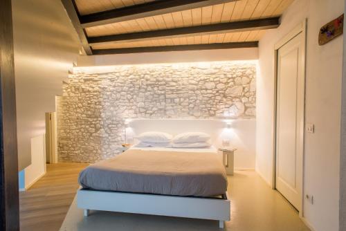 2 double beds, 1 twin bed, 1 sofa bed