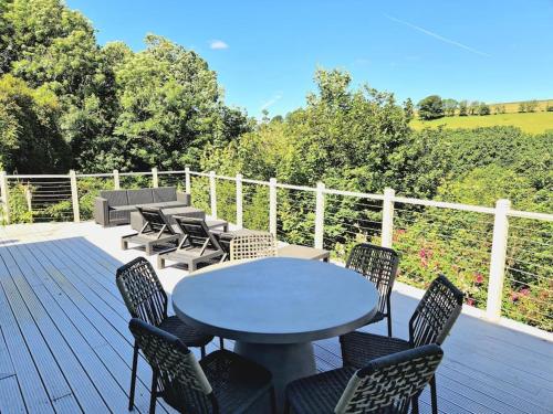 Three Quarter Cottage Three Quarter Cottage