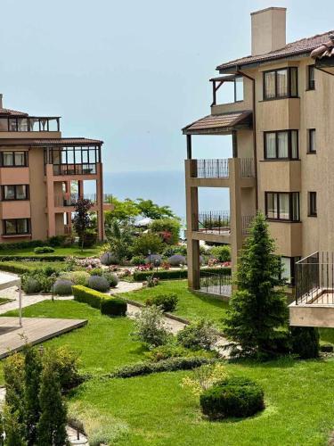 حديقة, Omnia in Kaliakria Resort by RV Apartments in كافارنا