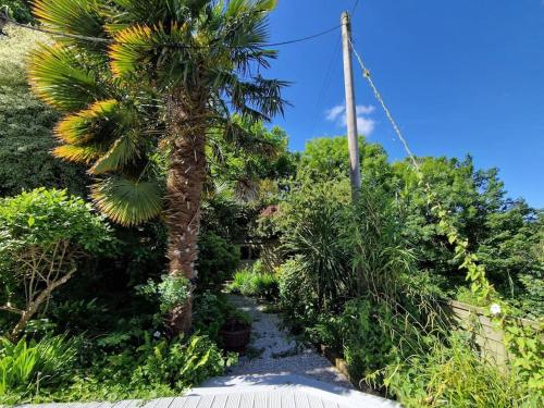 Three Quarter Cottage Three Quarter Cottage