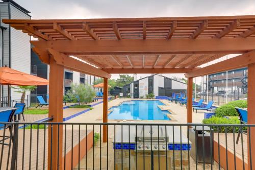 Arlington Apartment 3 Mi to ATandT Stadium! in Arlington, USA