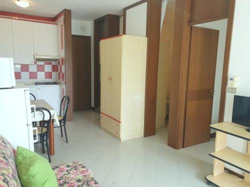 One-Bedroom Apartment image 10