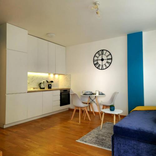 Four Views By The Sea Apartments 5