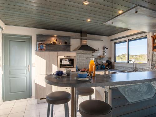 Chalet Ty Glas by Interhome in Plouezoc'h