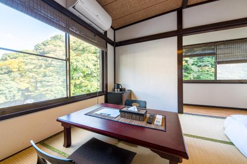Double Room image 5