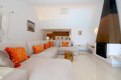 Three-Bedroom Villa image 10