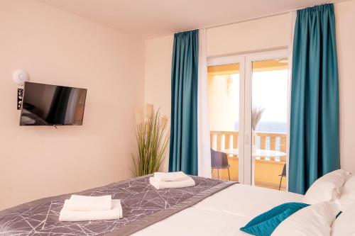 Studio with Sea View image 9