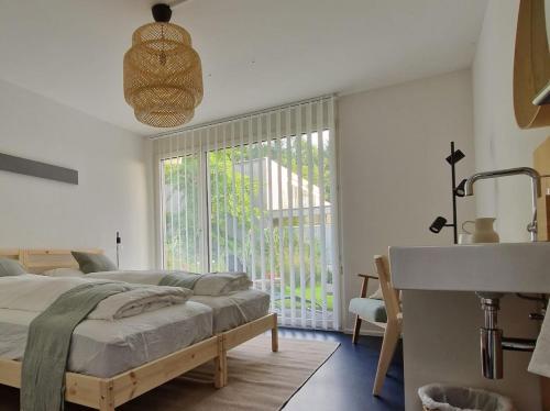 2 twin beds