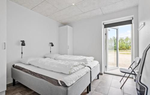 Lovely Home In Ringkøbing With Kitchen in Hee