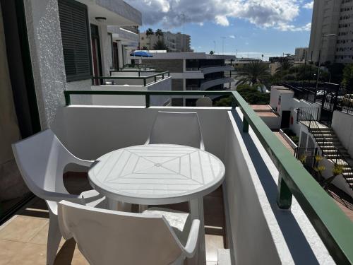 Apartment - Sleeps 2 3 - Terrace - Pool - Beach