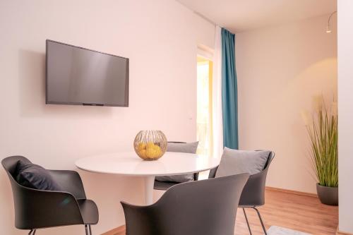 One-Bedroom Apartment with Balcony image 5
