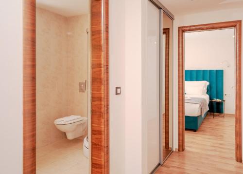 One-Bedroom Apartment with Balcony image 3