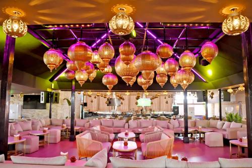 555 Hotel Clubbing Adults Only - image 3