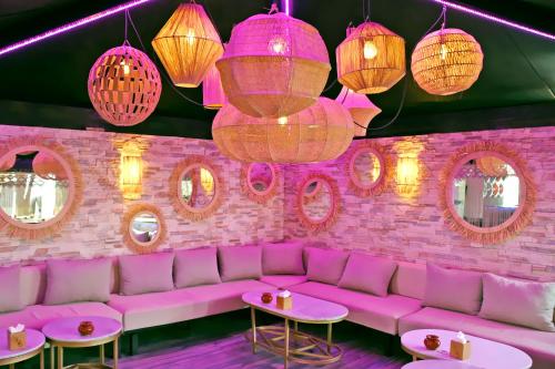 555 Hotel Clubbing Adults Only - image 3