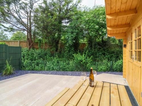 Exterior view, Log Cabin - Amber Glow in West Pennard