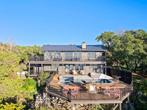 Waterfront - Pool - Hot Tub - Lake Views - Boat Dock in Volente (TX)