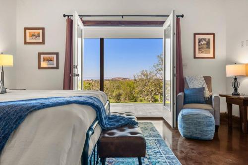 Enchanted Rockview House - 3 Bedroom-Firepit in Fredericksburg, USA
