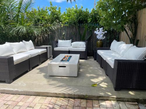 Dreampoolhousemiami in Miami, USA