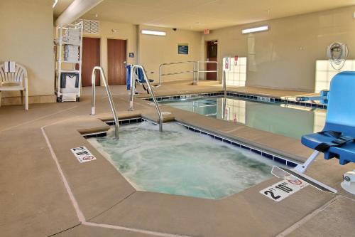 Piscina, Cobblestone Hotel & Suites - Beulah in Beulah (Dakota del Norte)