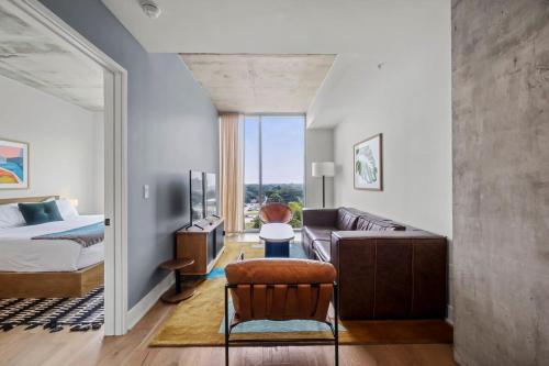 Rainey St Condo - Heated Pool - Gym - Bar - DT ATX, Austin