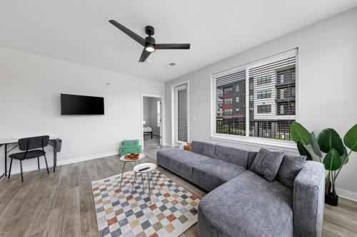 Bold 2201 I Parking I Pool I Gym I Parking Bold 2201 I Parking I Pool I Gym I Parking