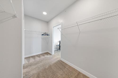 Bold 2201 I Parking I Pool I Gym I Parking Bold 2201 I Parking I Pool I Gym I Parking