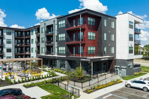 Bold 2201 I Parking I Pool I Gym I Parking Bold 2201 I Parking I Pool I Gym I Parking