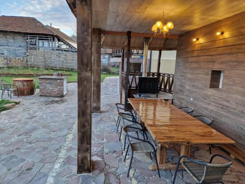 Čakmara Montoja (Cakmara Montoja) in Vrtovac