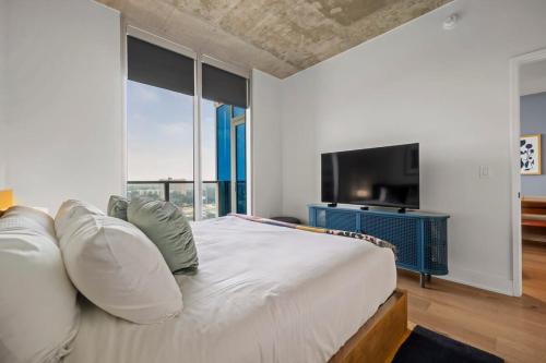 Modern Rainey St Oasis - Pool & Stunning Views in Austin, USA