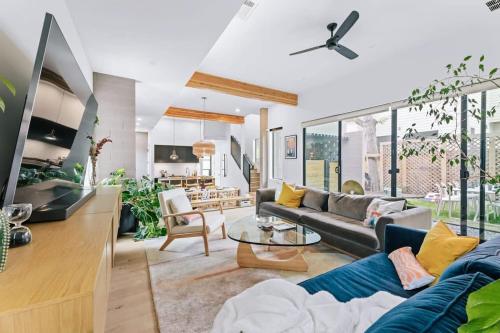 Luxe Home Minutes from UT & Downtown in Austin, USA