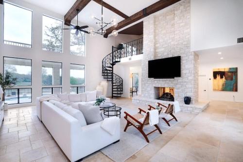 Majestic Oak - Luxury Stay in Dominion, USA